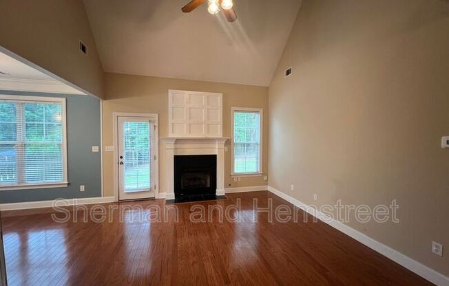 1102 HIGHMOOR LN