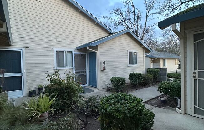 2 beds, 1 bath, $1,675, Unit 10