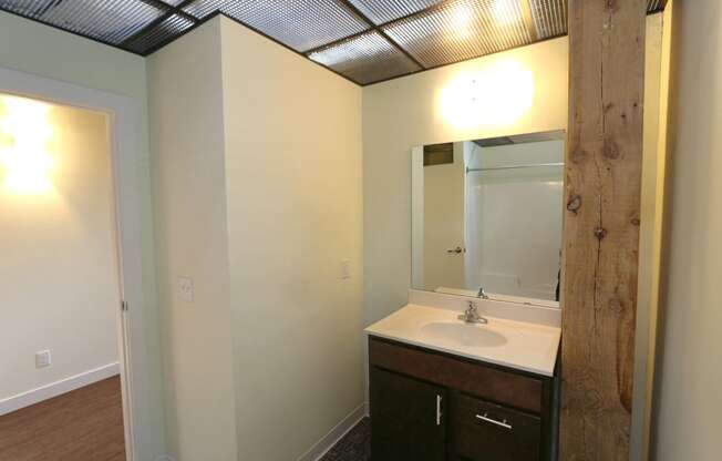 La Pompadour Apartments in Minneapolis