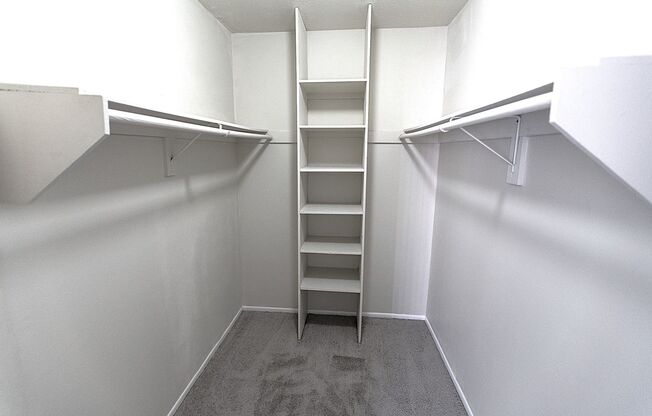 2 beds, 2 baths, 935 sqft, $2,098, Unit 301