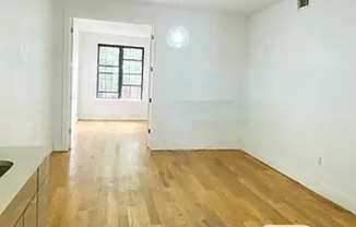 154 WOODWARD AVE