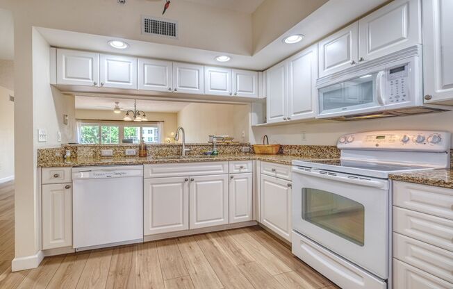 Updated 3 bedroom unit overlooking the East Bay Golf Course