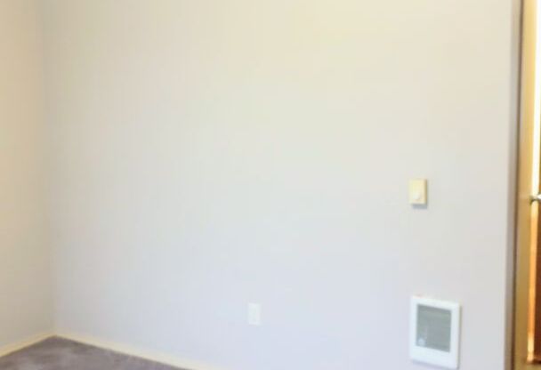 3 beds, 2 baths, 1,172 sqft, $1,695, Unit 253