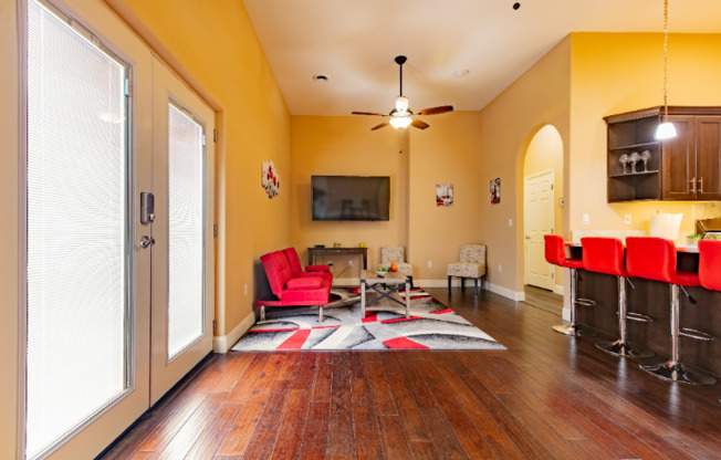 836 N 12 ST