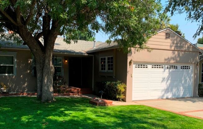 Sherman Oaks 3+2 w/appliances, family room, central air + more! (13627 Huston)