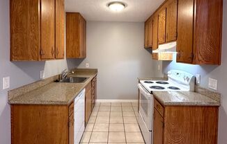 2 beds, 1 bath, $2,300, Unit T301