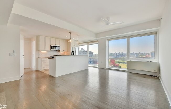 446 KENT AVE