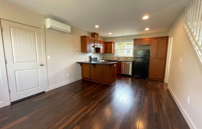Alberta Arts District ADU with Lots of Storage, Washer/Dryer in-Unit, Attached Garage