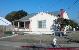 Spacious 2 Bedroom 1 Bath House in Oakland -- Coming Soon !!!