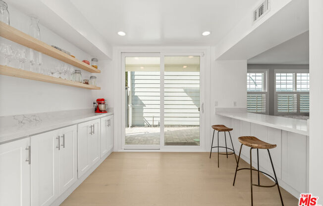 13082 Mindanao Way