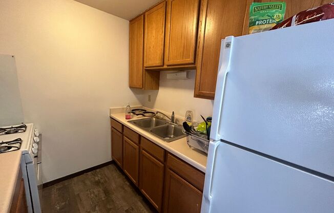 1 bed, 1 bath, $895, Unit 30