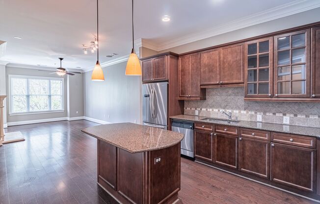 Excellently maintained 1 bedroom, 1.5 bathroom condo at The Park at East Paces in Buckhead