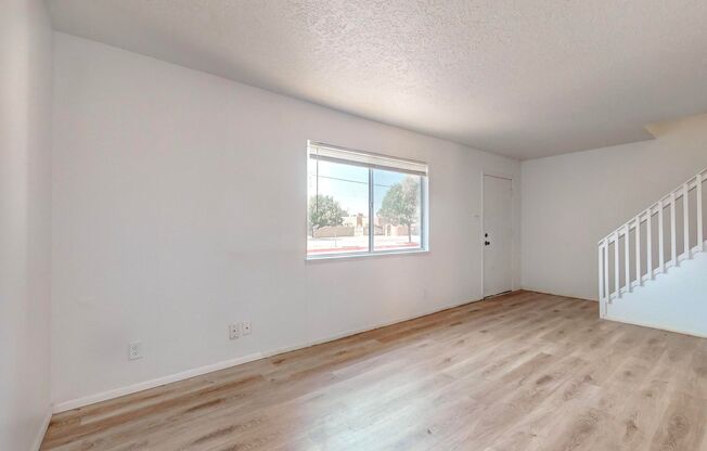 Cozy 3 Bedroom 1.5 Bathroom In NW Albuquerque!