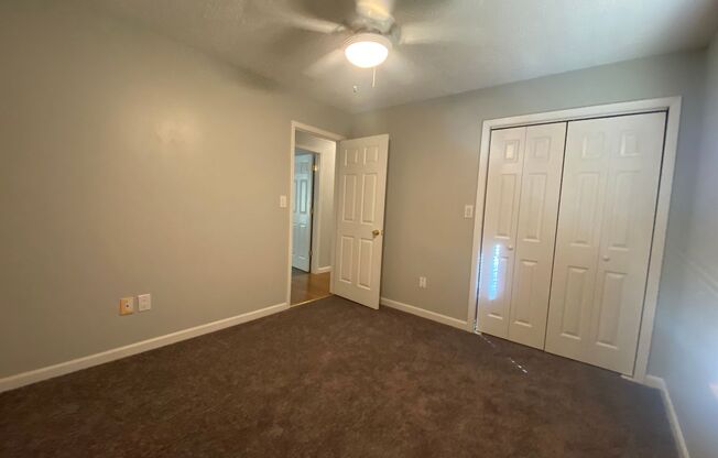 4 beds, 2.5 baths, $2,000