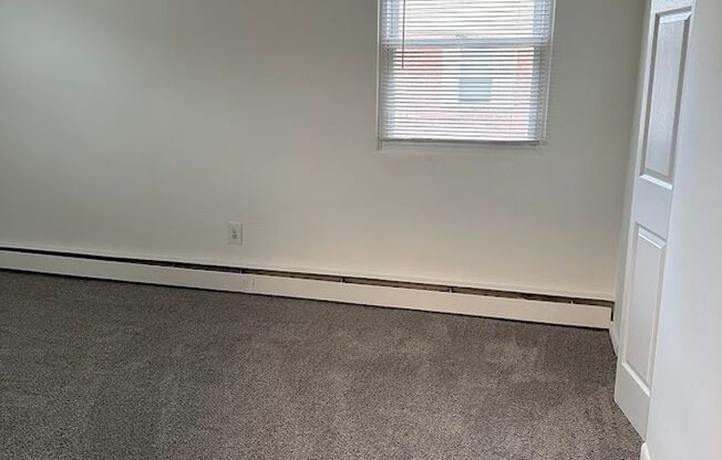 2 beds, 1 bath, 930 sqft, $1,490, Unit 48