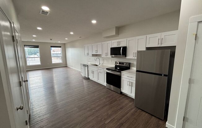 Studio, 1 bath, 660 sqft, $1,495, Unit 424 - S738
