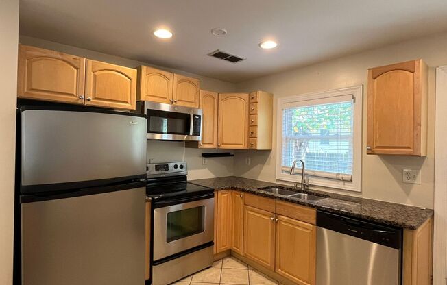 2 beds, 2 baths, $1,900