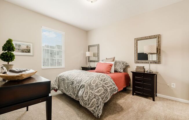 2 beds, 1 bath, 933 sqft, $1,479, Unit 6327