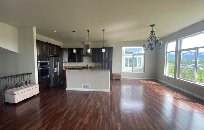 Meticulously well kept 3 bed, 3.5 bath Gov't Hill Home with VIEWS!!!