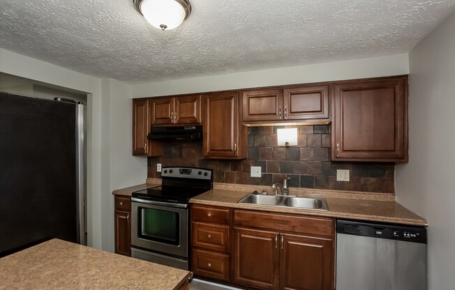 1002 PECAN CT