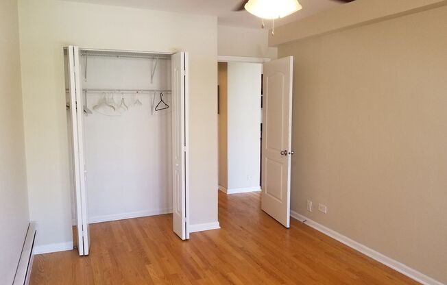 1 bed, 1 bath, 700 sqft, $1,800, Unit 418-0809