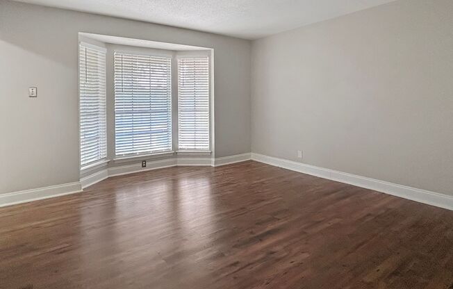 Charming 3-Bedroom Home in Sought-After Live Oak Village