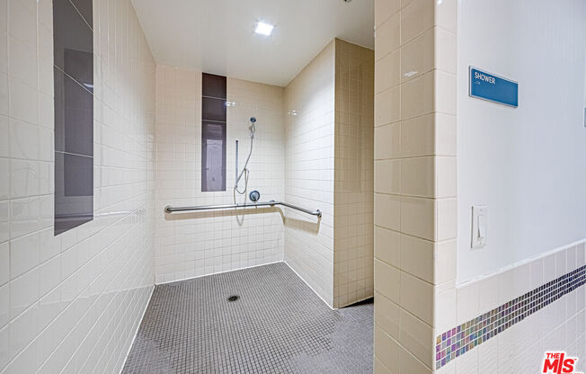 1 bed, 2 baths, 1,130 sqft, $2,700, Unit 313