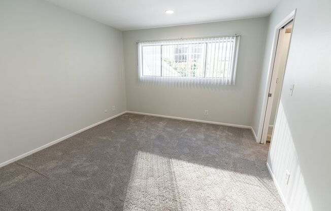 2 beds, 1.5 baths, 1,095 sqft, $3,098, Unit 304