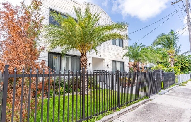 167 NW 38 ST