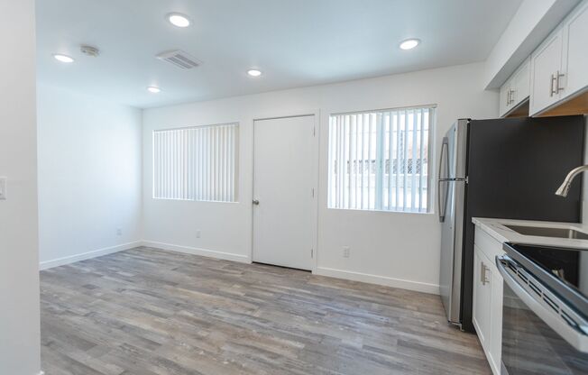 Studio, 1 bath, 595 sqft, $1,498, Unit 100