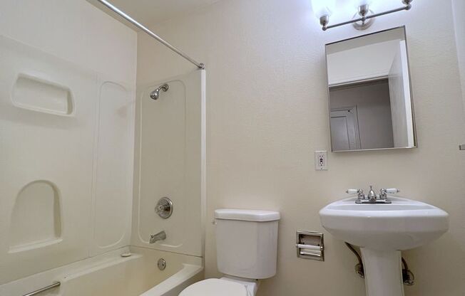 Studio, 1 bath, 488 sqft, $1,115, Unit 109