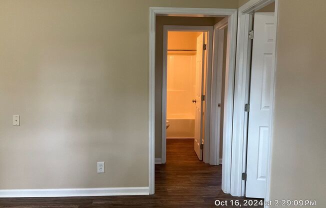 2 beds, 1 bath, 750 sqft, $1,295, Unit 05200-12