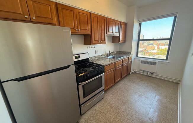 3 beds, 1 bath, 1,000 sqft, $2,195, Unit 1607