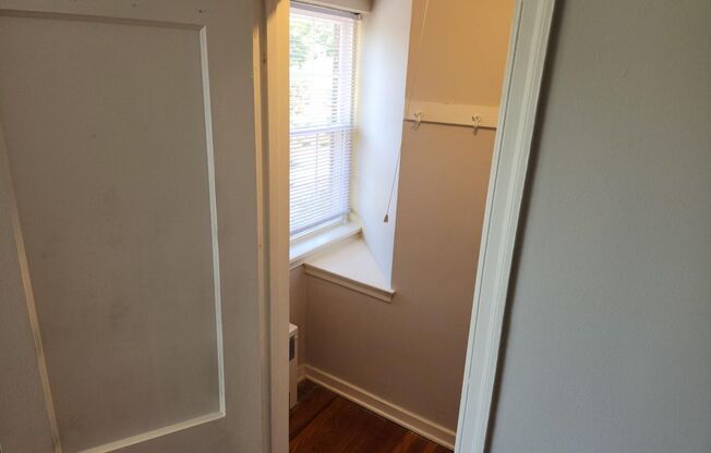 2 beds, 1 bath, 897 sqft, $2,385, Unit A-24