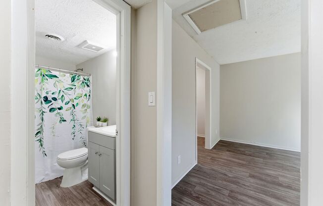 2 beds, 1.5 baths, 950 sqft, $1,289, Unit C09