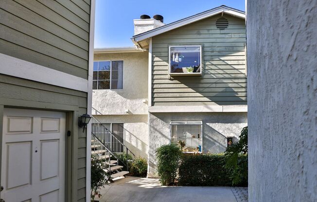 2 beds, 2 baths, $2,900, Unit Apt 104