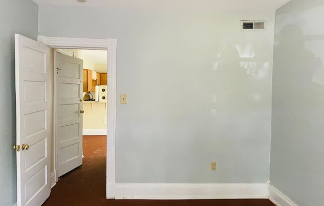 2 beds, 1 bath, $1,495, Unit Apt. 04