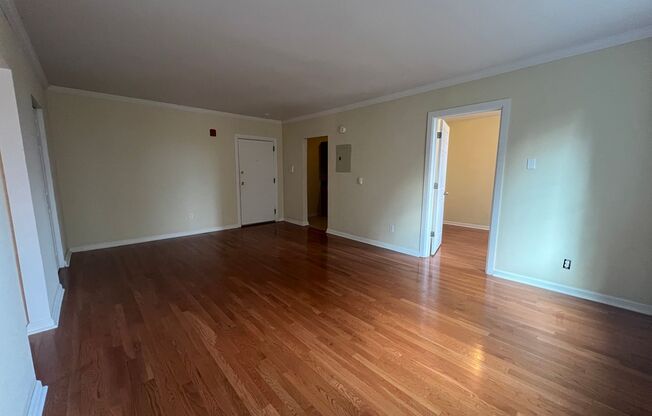1 bed, 1 bath, 580 sqft, $1,449, Unit 5703 Hobart St. #22