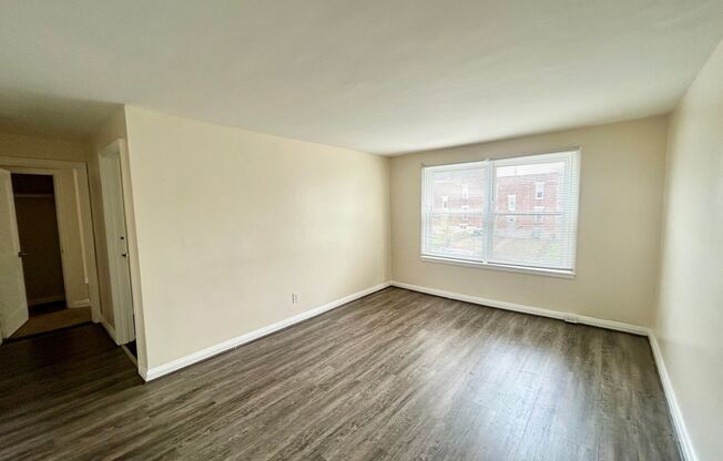 1 bed, 1 bath, 615 sqft, $900, Unit 2113DUN-2