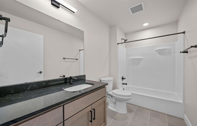 1 bed, 1 bath, 651 sqft, $1,450, Unit 201