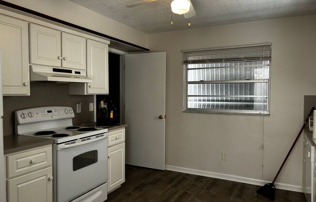 2 beds, 1 bath, $2,650