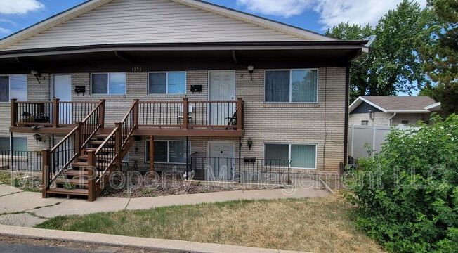 2 beds, 1 bath, $1,295