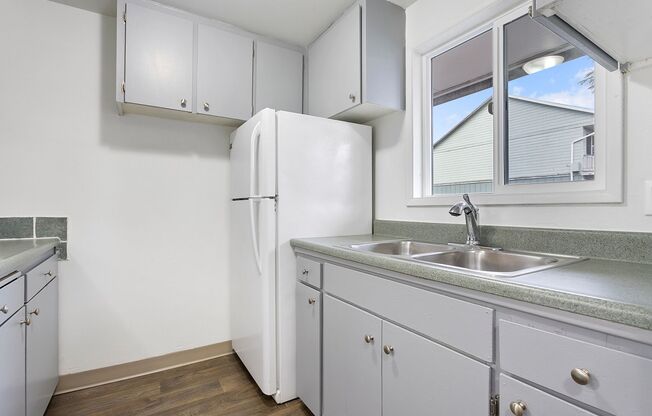 Fairway Apartments