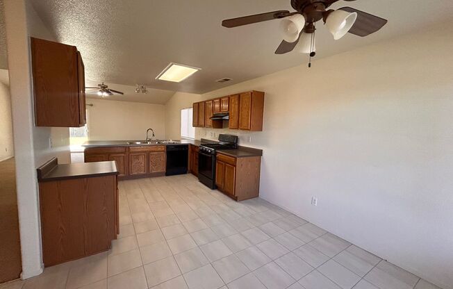 Nice home for rent in Tulare!