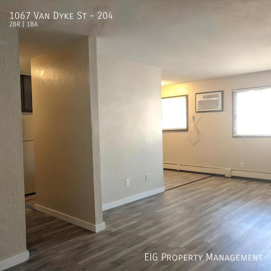 1067 Van Dyke St