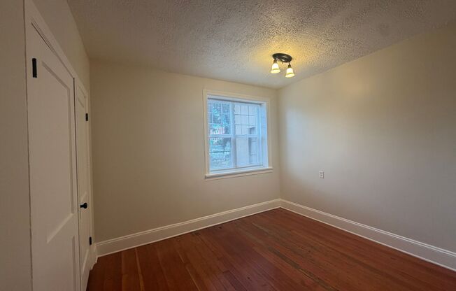 Cozy Studio Centrally Located in Downtown Portland! One Month Free For July Move In!