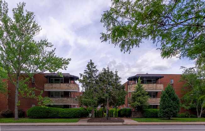 2 beds, 1 bath, 750 sqft, $1,795, Unit C305