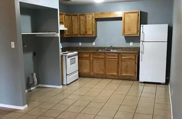 7627 WINDSOR OAKS