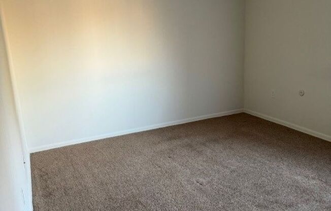 1 bed, 1 bath, 715 sqft, $1,600, Unit 00 - A- 4