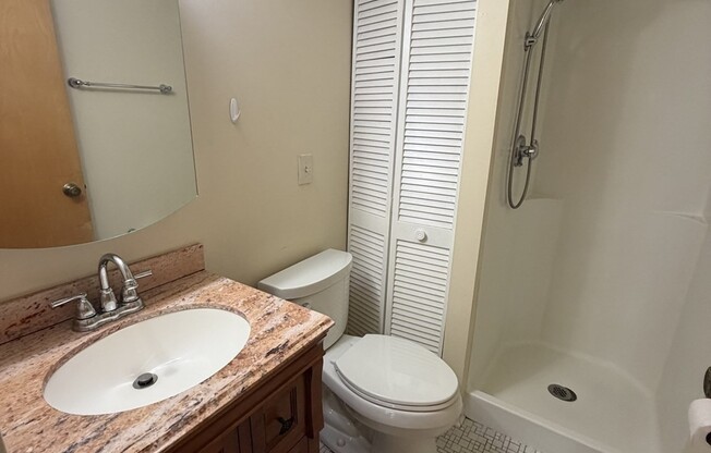 2 beds, 2 baths, 900 sqft, $3,300, Unit 3E
